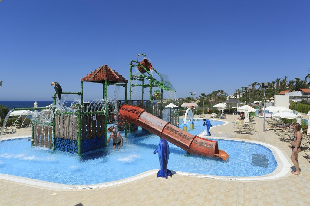 Aqua Sol Water Park Resort Paphos Eksteriør billede