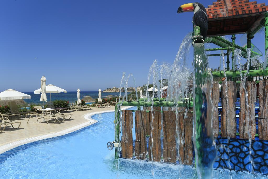 Aqua Sol Water Park Resort Paphos Eksteriør billede