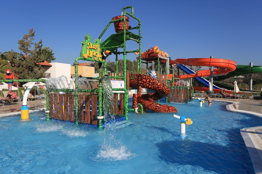 Aqua Sol Water Park Resort Paphos Eksteriør billede