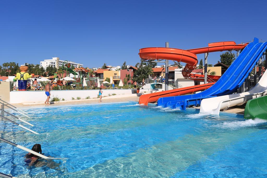 Aqua Sol Water Park Resort Paphos Eksteriør billede