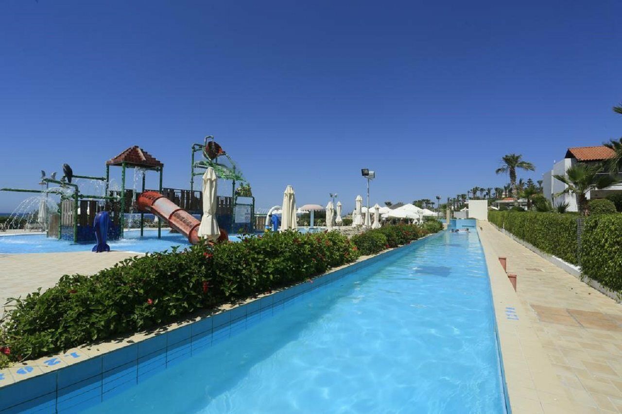 Aqua Sol Water Park Resort Paphos Eksteriør billede